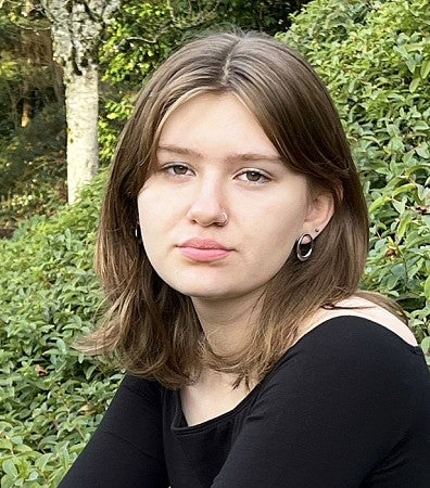 Image of Julia Neves
